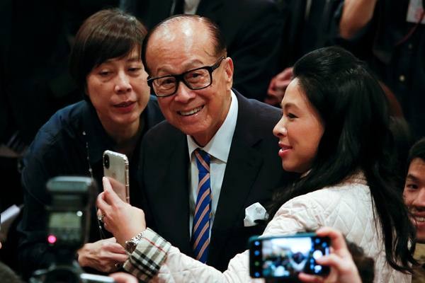 Li Ka-shing Pensiun, CK Hutchison Tetap Kokoh