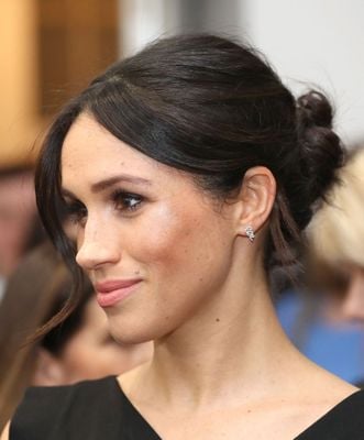 Berapakah Harga Perhiasan yang Dipakai Meghan Markle?