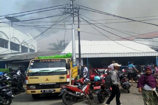 Foto-Foto Museum Bahari Terbakar Pagi Ini 