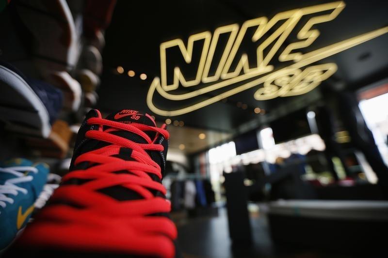 PIALA DUNIA 2018: Pertarungan Adidas vs Nike 