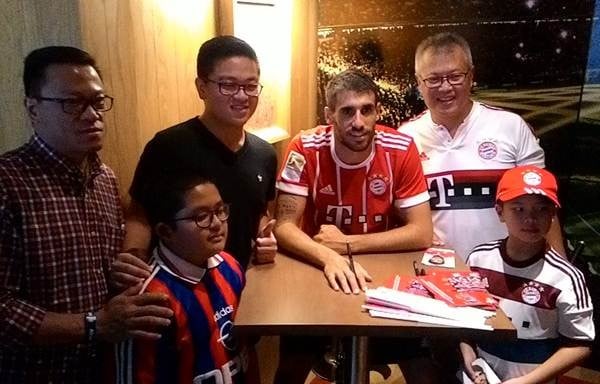 Meet & Greet dengan Pemain Bayern Munchen di Singapura Bikin Fans Sumringah