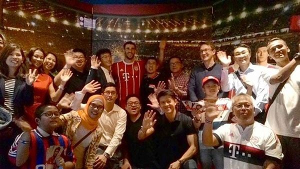 Meet & Greet dengan Pemain Bayern Munchen di Singapura Bikin Fans Sumringah