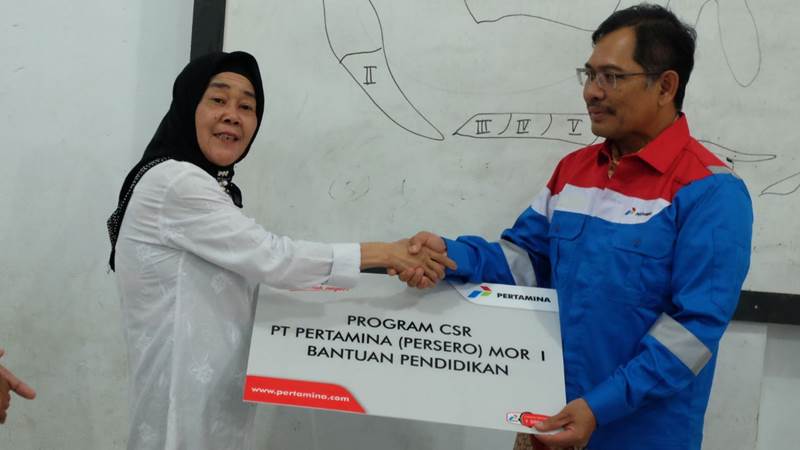 Saat Karyawan Pertamina "Ambil Alih" Tugas Guru