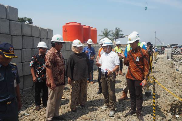 Progres Pembangunan Tanggul Pantai Jakarta Tahap 2 Sudah 56,14 Persen