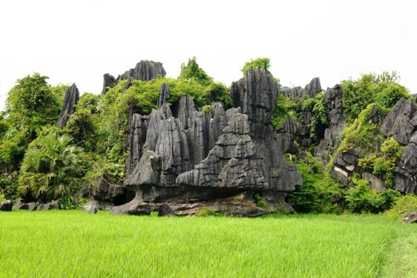 Wapres JK Liburan ke Karst Rammang-rammang di Maros