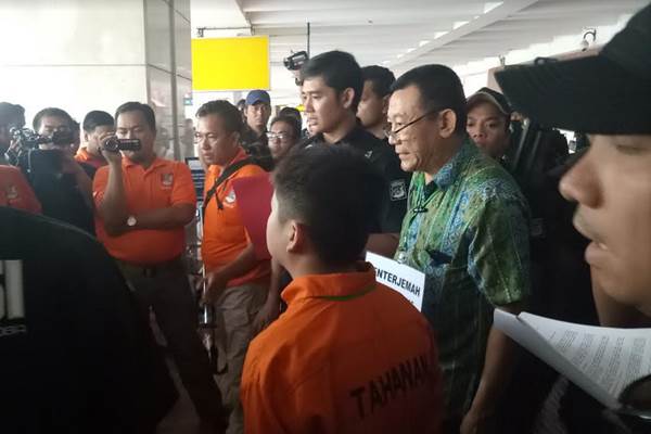 Rekonstruksi Penyelundupan 1 Ton Sabu : Urutan Kedatangan Para Tersangka Jadi Perhatian