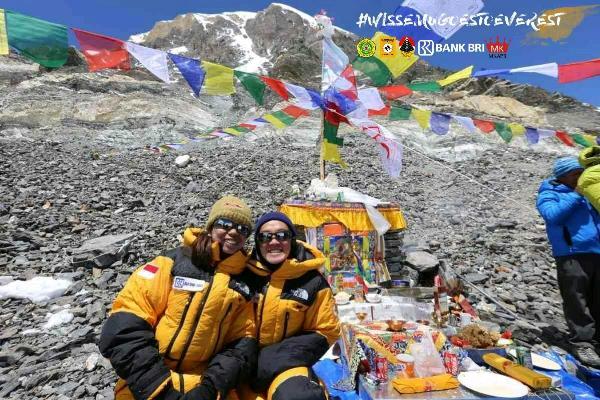 Merah Putih di Puncak Dunia, 2 Srikandi Indonesia Tuntaskan Ekspedisi 7 Summit di Everest