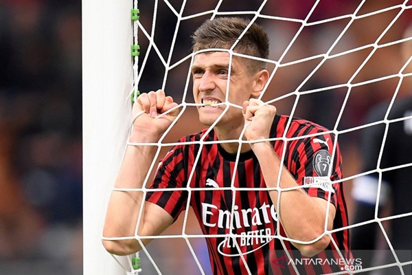 5 Terpopuler Bola, Patrick Cutrone Segera Berseragam Fiorentina dan Piatek Segera Mendarat di Tottenham Hotspur