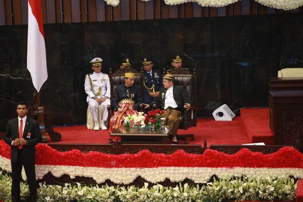 Uniknya Sidang Tahunan MPR 2017 : Jokowi Berbaju Bugis, JK Berbaju Jawa