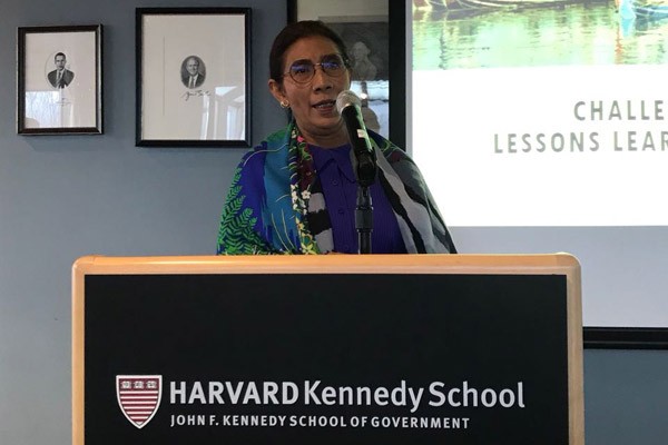 Mengintip Kuliah Umum Susi Pudjiastuti di Harvard