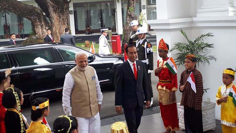 Presiden Jokowi Terima Kedatangan PM India Narendra Modi di Istana Merdeka. Ini Sejumlah Fotonya