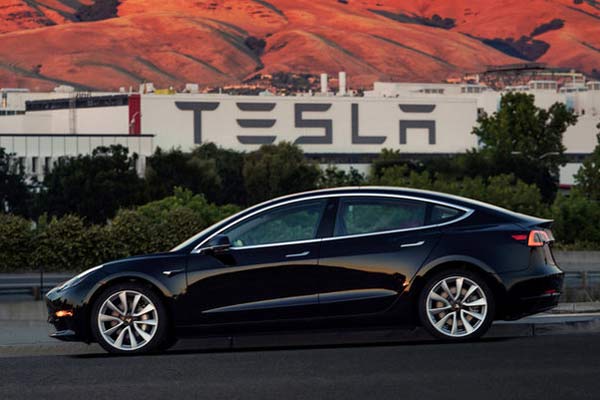 Era Mobil Listrik, Ini Penampakan Tesla Model 3