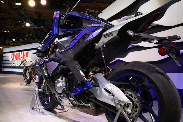 TOKYO MOTOR SHOW 2017: MOTOBOT, Robot Pebalap Yamaha Ingin Kalahkan Valentino Rossi