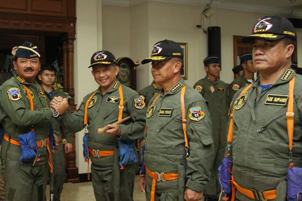 Panglima TNI Sengaja Jahili Kapolri, KSAD, KSAL Saat Naik Sukhoi SU-MK2