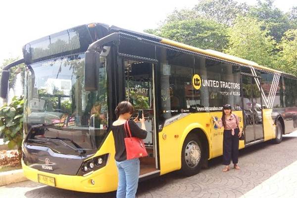 United Tractors Sumbang 3 Bus Transjakarta