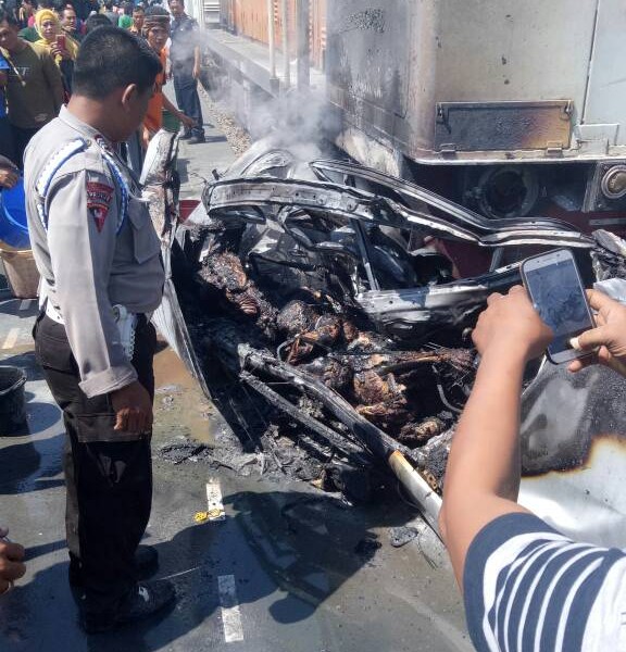 KA Argo Anggrek Tabrak Mobil, Ini Penuturan Saksi Mata