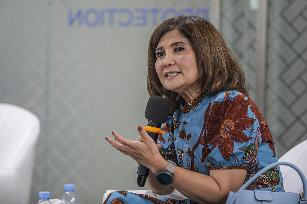 Ekonom Senior Aviliani memberikan paparan saat Kick Off 4 Dekade Bisnis Indonesia - Bisnis Indonesia Forum di Jakarta, Selasa (10/6/2025). / Bisnis-Arief Hermawan P.