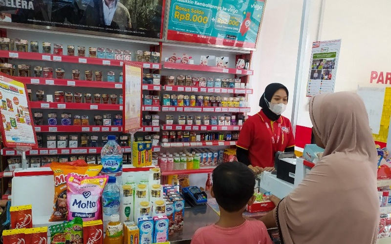 PREMIUM WRAP-UP: Peta Persaingan Internet Rumah 2025 yang Makin Gurih hingga Saham Alfamart (AMRT) jadi Sasaran Investor Asing