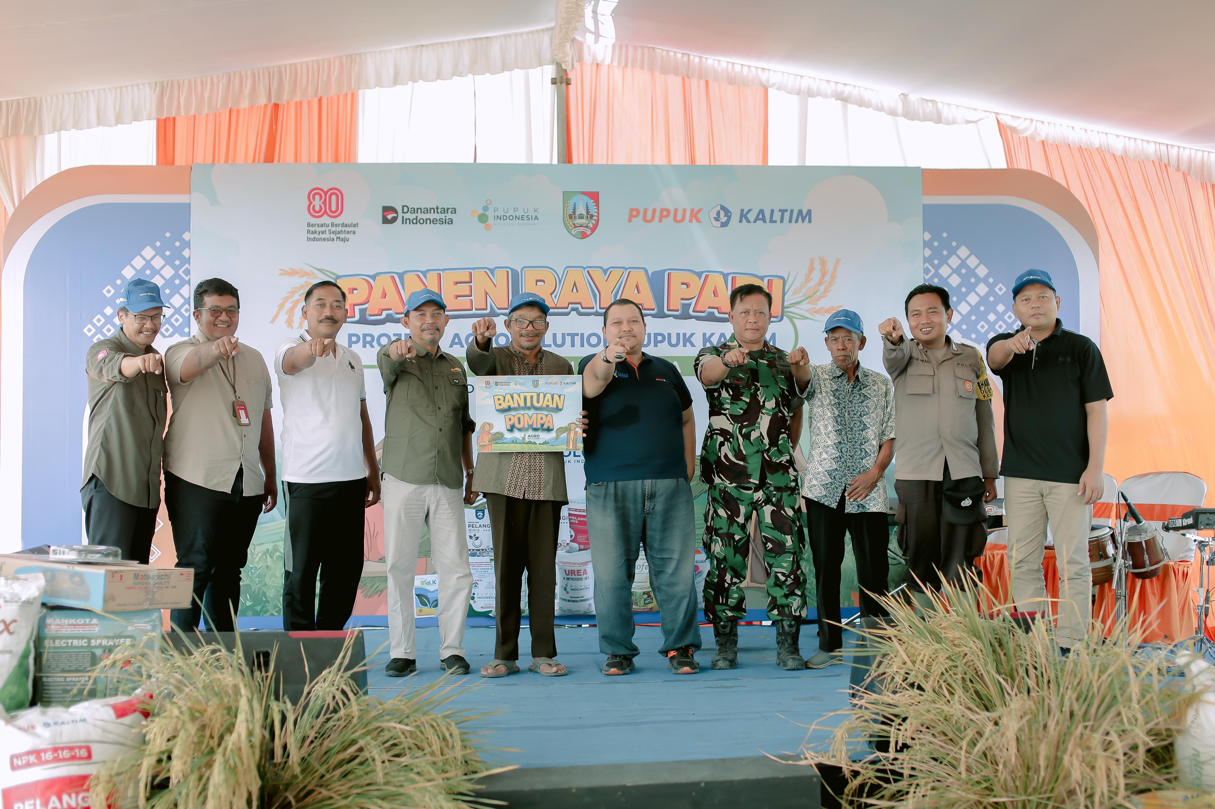 Dukung Ketahanan Pangan, Pupuk Kaltim Panen Raya Padi Agrosolution di Jombang