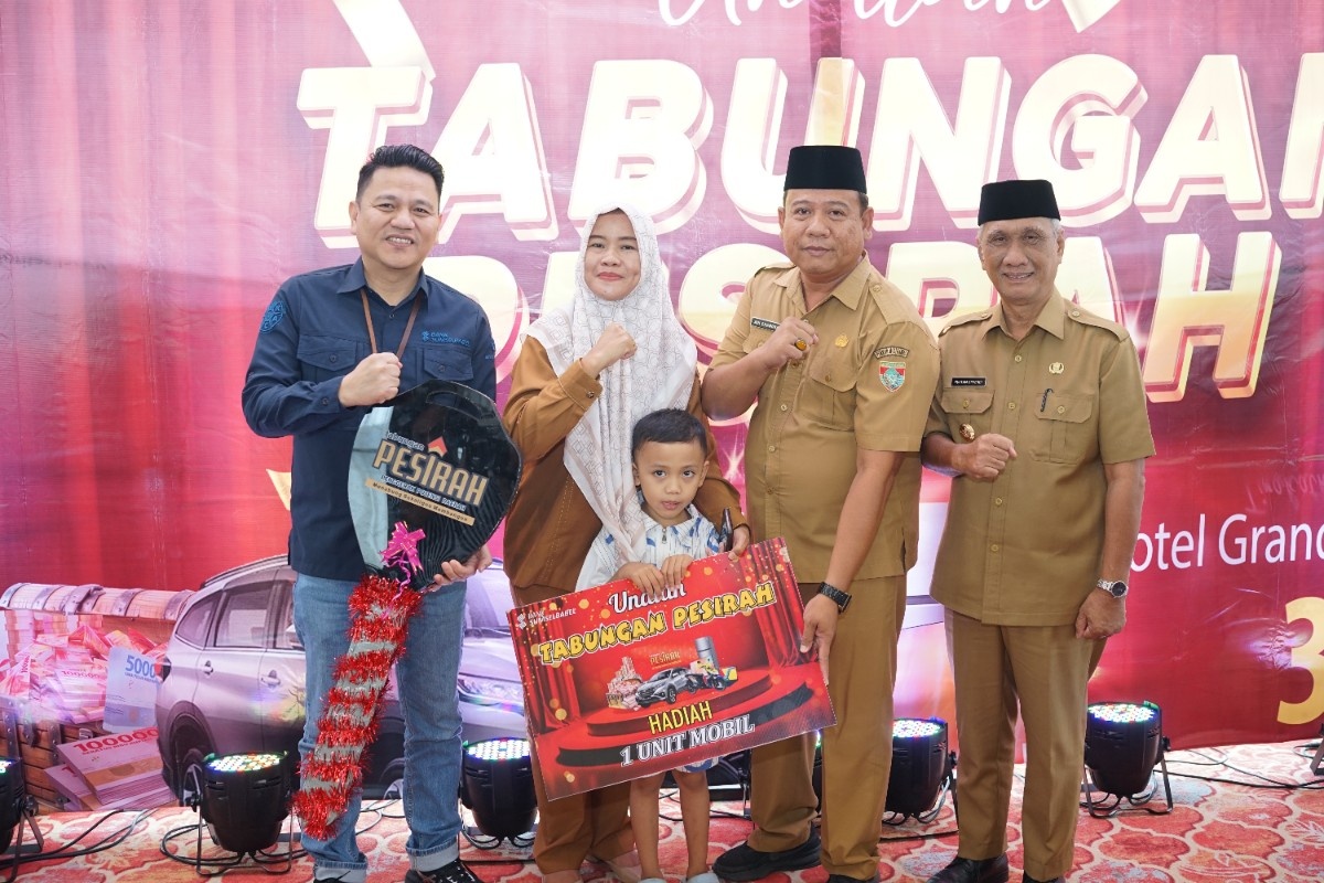 Bank Sumsel Babel Lubuklinggau Hadiahkan Toyota Rush untuk Nasabah Setia