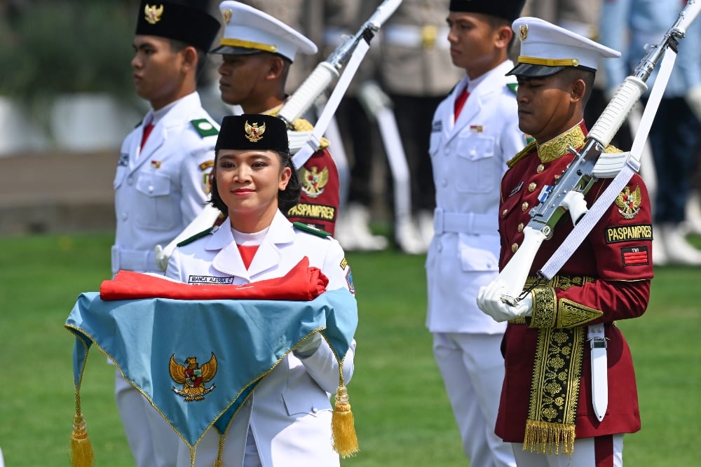 Potret Khidmat Detik-Detik Proklamasi dan Momen Perdana Prabowo Cium Merah Putih
