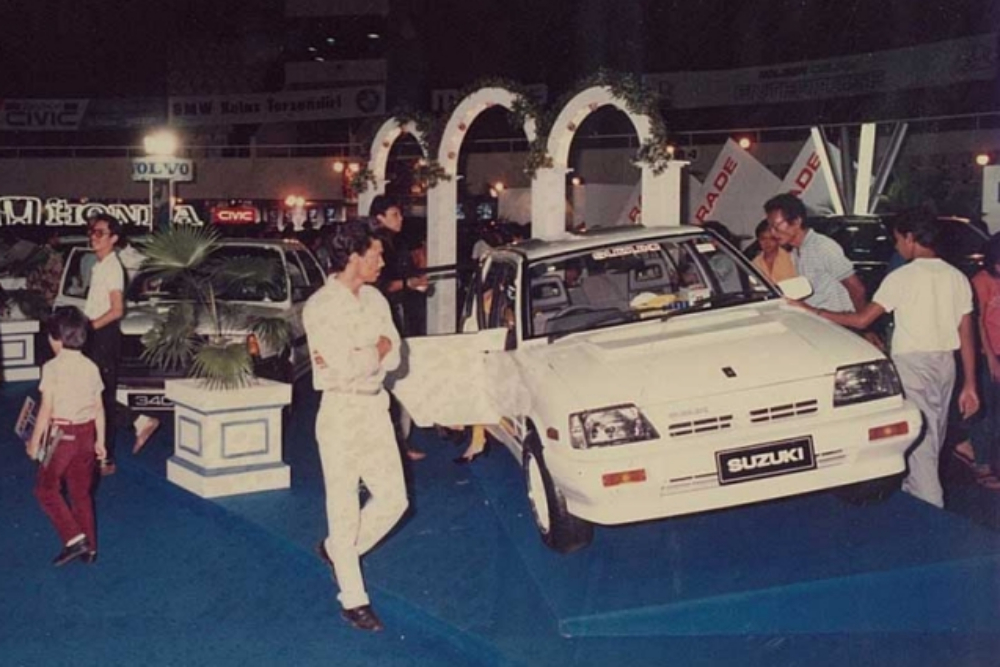 Gaikindo menyelenggarakan pameran otomotif bertajuk “Pameran Mobil GAIKINDO pada 1986 / Gaikindo