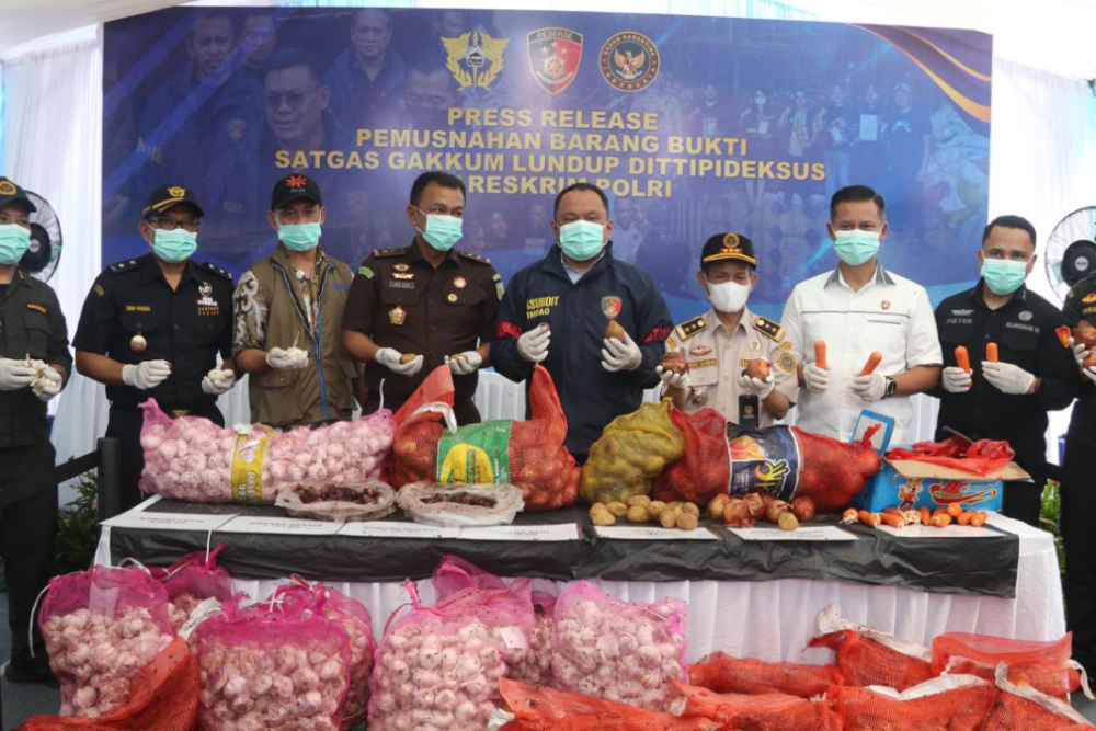 Bareskrim Musnahkan 20,9 Ton Bawang Hasil Impor Ilegal Senilai Rp676 Juta
