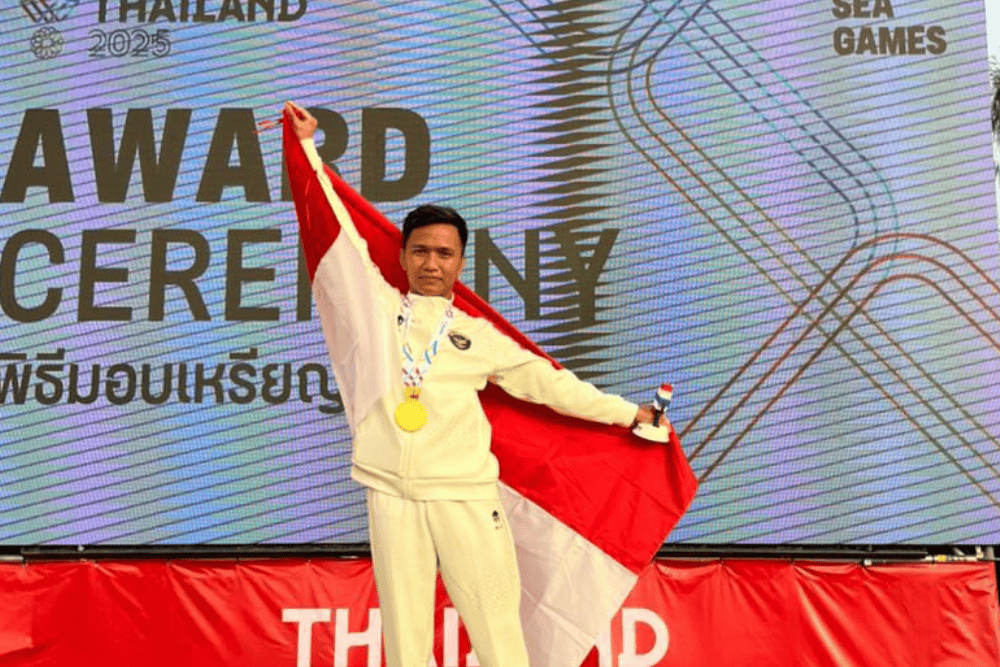 Indra Hadinata menyumbangkan medali emas untuk Indonesia di cabang olahraga water ski nomor slalom team.