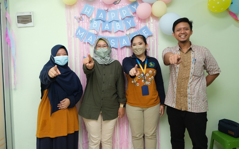 PT Pupuk Kalimantan Timur bekerjasama dengan PT Kaltim Medika Utama menggelar pijat bayi gratis sekaligus pelatihan tata cara pemijatan bayi dengan benar kepada orang tua./JIBI-Istimewa