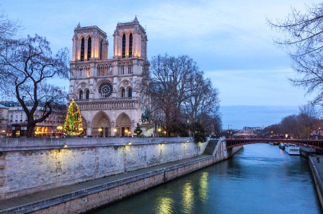 Paris menjadi kota tujuan saat Natal