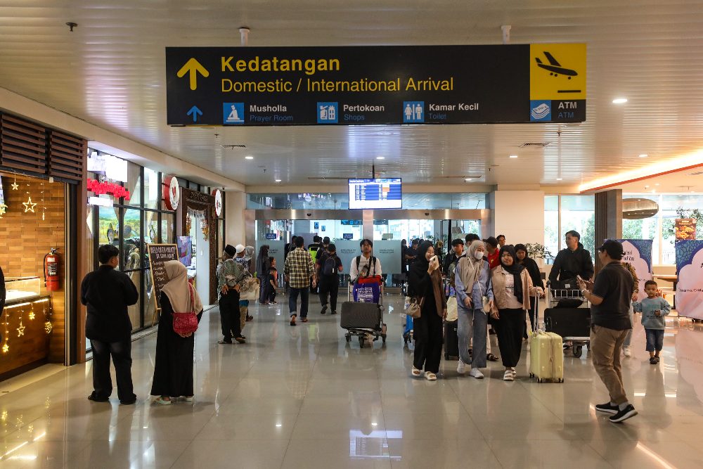 Wisnus berada di bandara