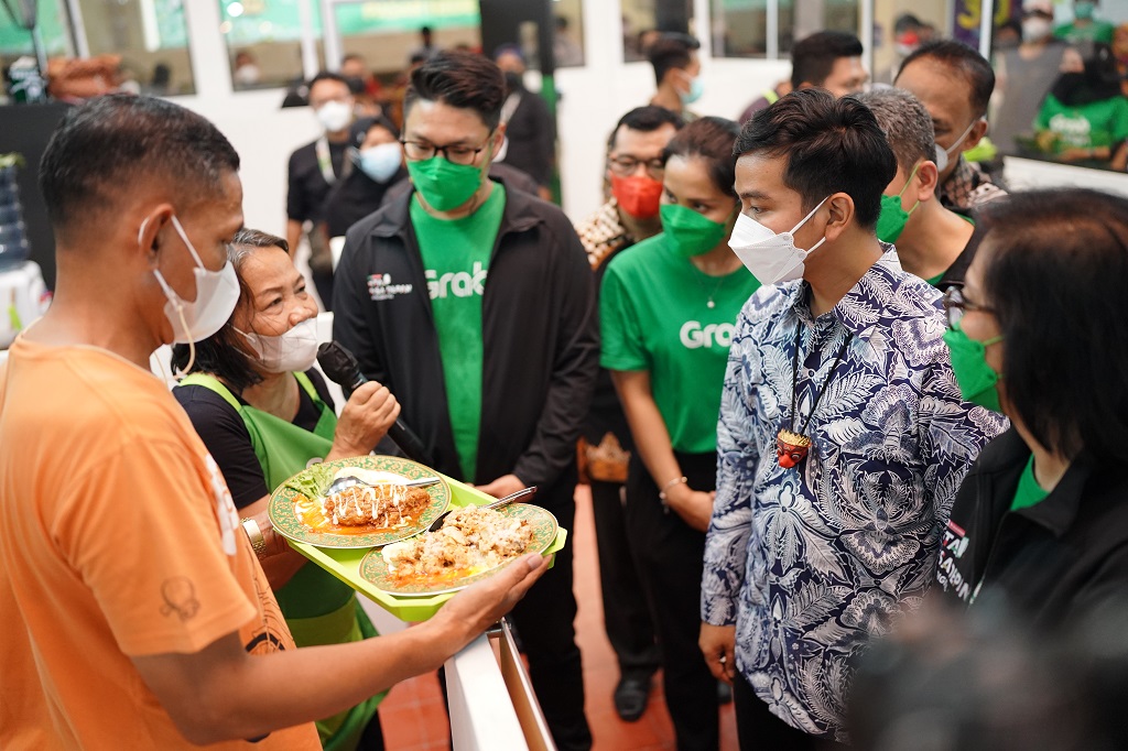 Grab-GOTO Bertarung di Program Makan Siang Bergizi: Jangkauan, Kualitas dan Target