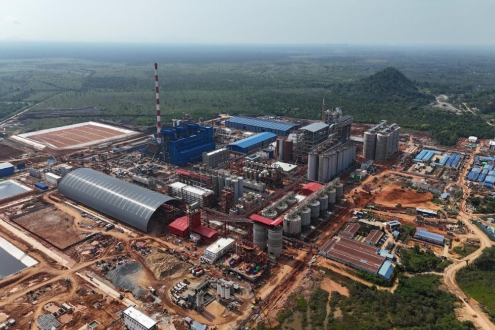 Hilirisasi Bauksit, Mineral Tanah Merah yang Mulai Merekah