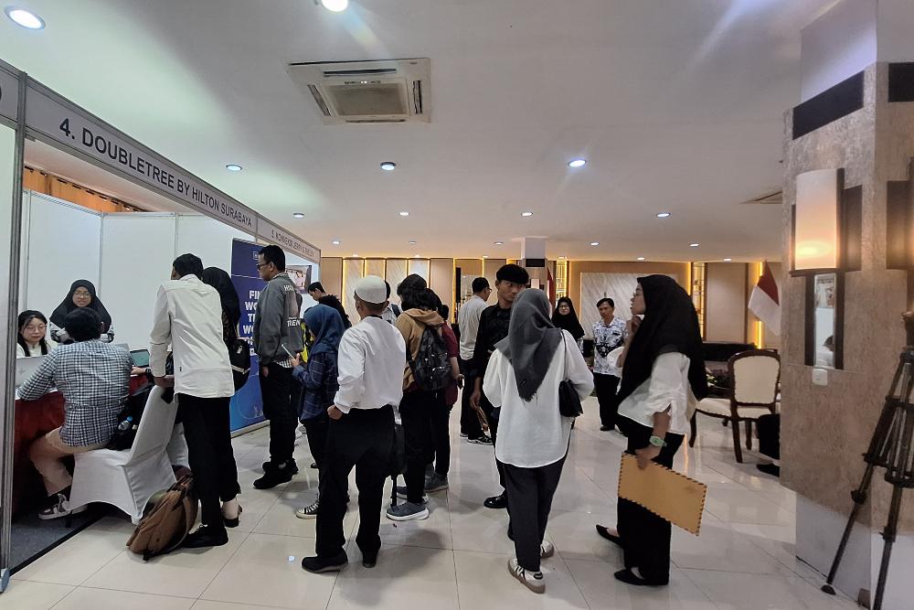 Kisah Guru SLB di Surabaya Sibuk Datangi Bursa Kerja, Bantu Anak Didiknya Cari Pekerjaan yang Layak