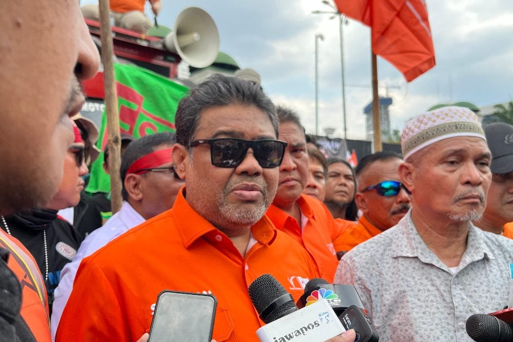 Presiden Partai Buruh/KSPI Said Iqbal saat ditemui di sela-sela unjuk rasa buruh di Gedung DPR RI, Jakarta Pusat, Kamis (28/8/2025). - BISNIS/Reyhan Fernanda Fajarihza