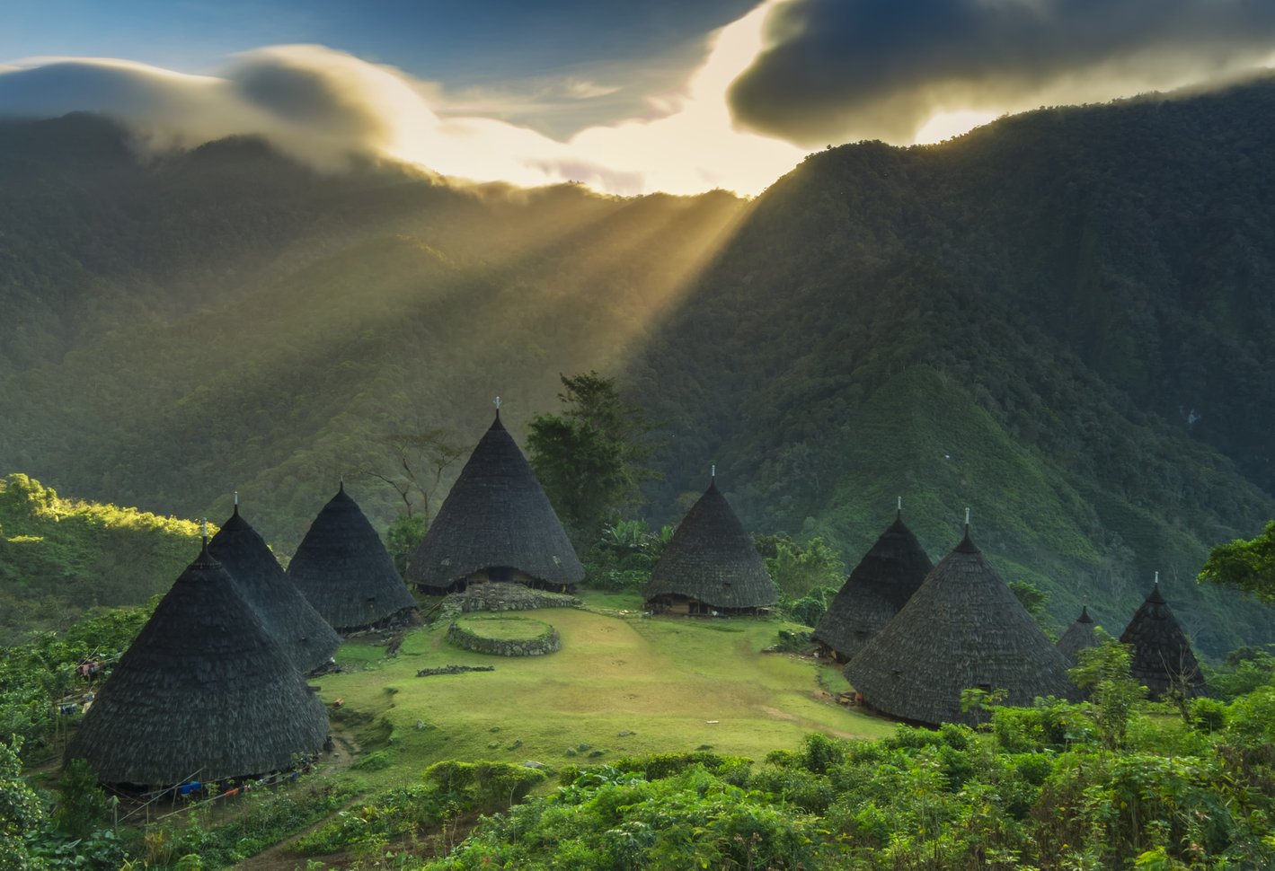Jelajahi 6 Spot Wisata Alam Terindah di Indonesia