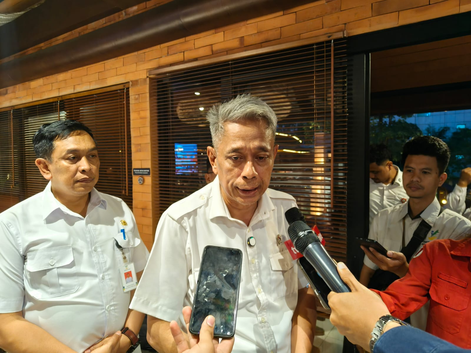 Wakil Menteri Sosial (Wamensos) Agus Jabo Priyono mengungkap rencana pengembangan Sekolah Rakyat