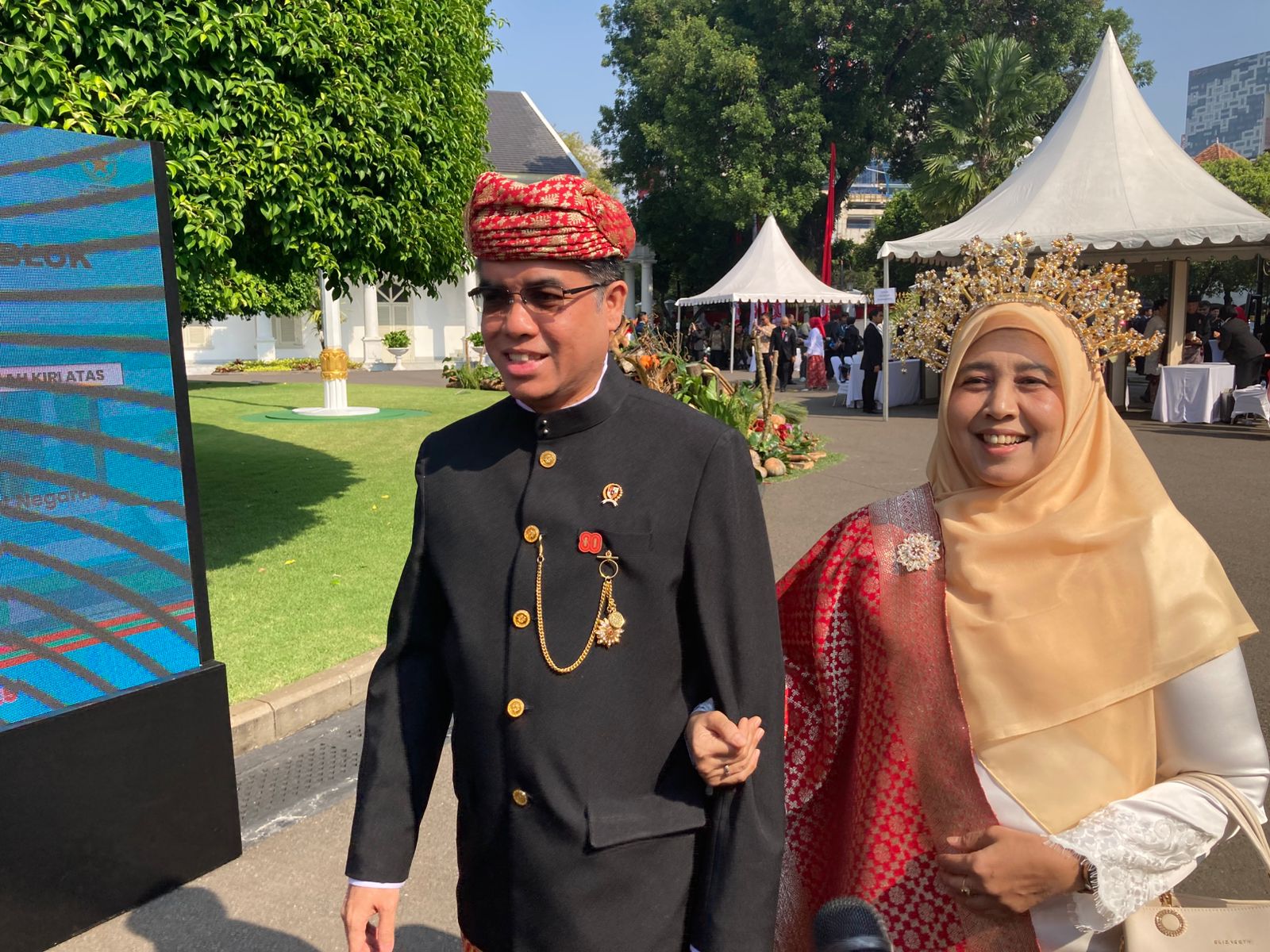 Foto-foto Menteri Prabowo Kompak Pakai Baju Adat saat HUT ke-80 RI