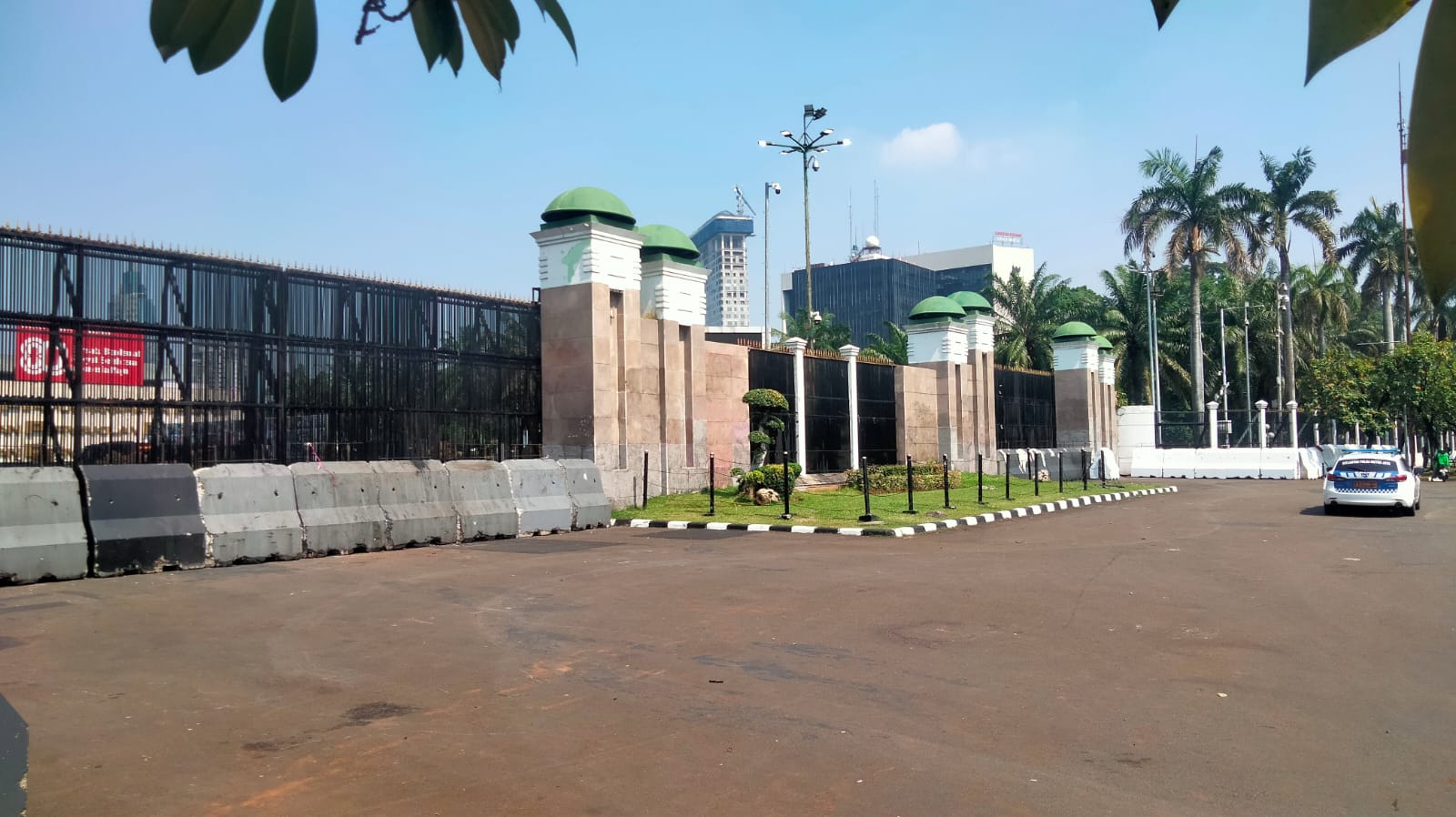Kondisi Terkini di Depan Gedung DPR/MPR RI Usai Demo 25 Agustus
