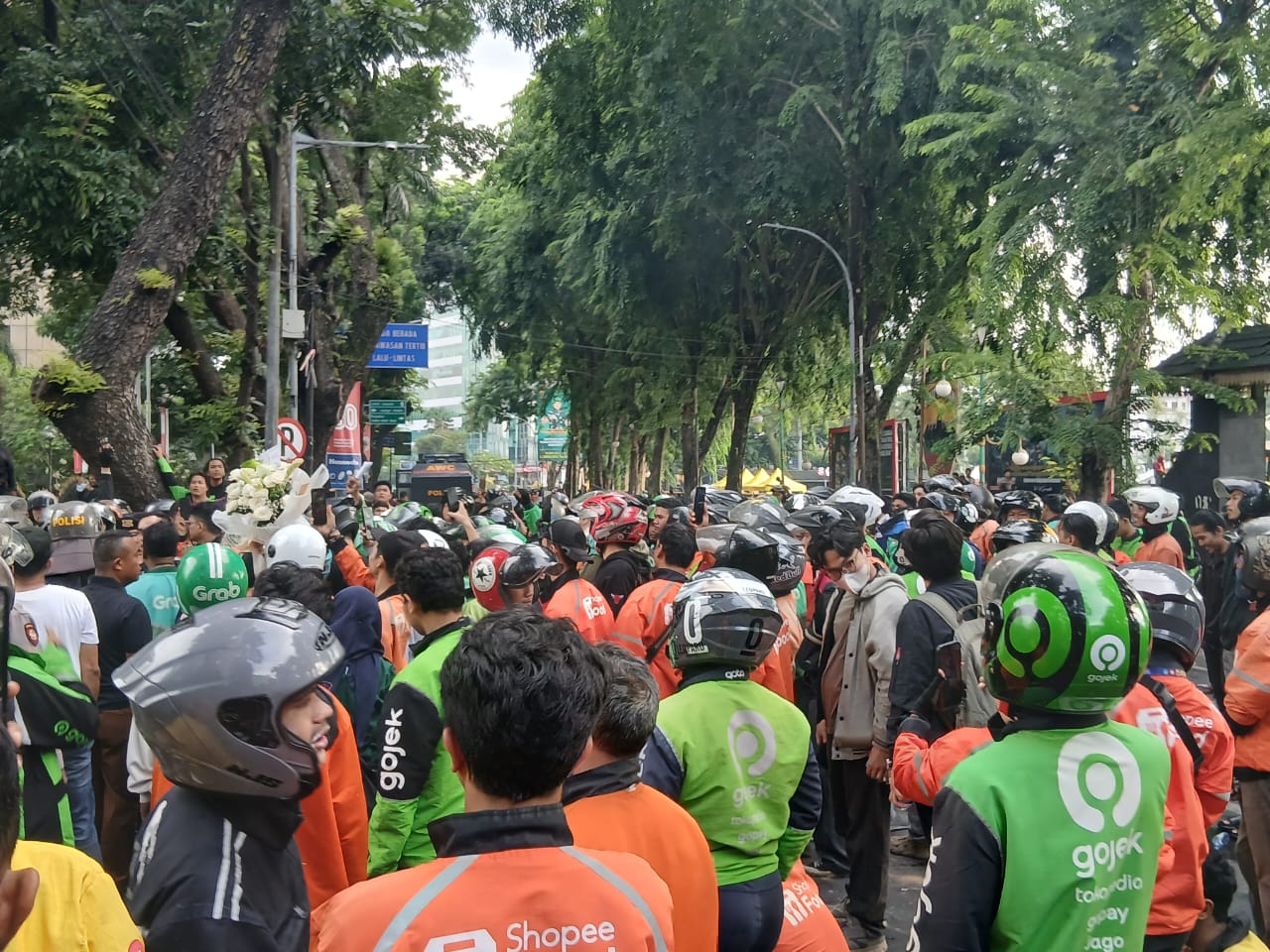 Demonstrasi Pecah di Medan, Massa Geruduk Gedung DPRD Sumut