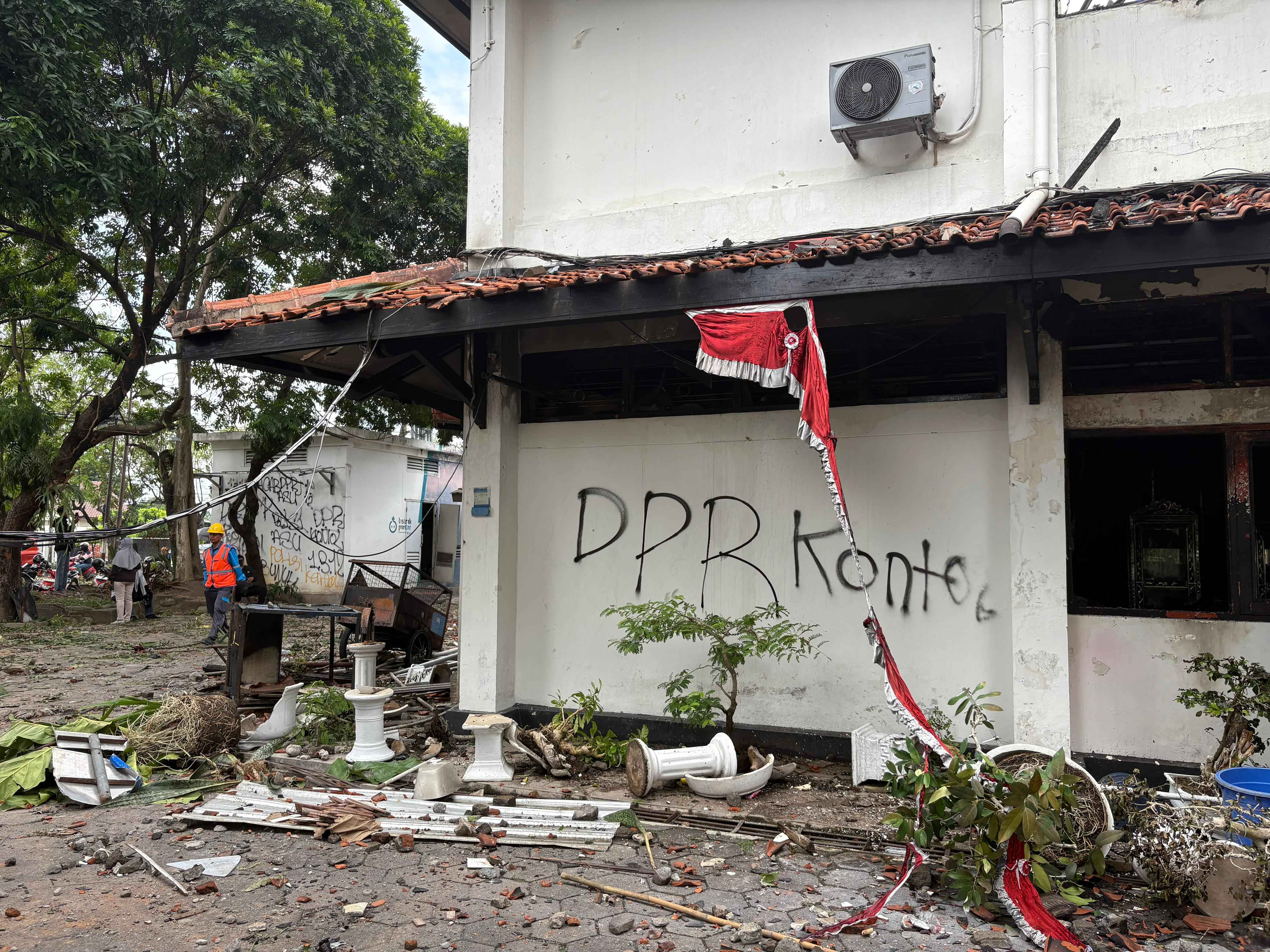 Foto-foto Kerusakan Gedung DPRD Solo Pasca Demo pada Jumat (29/8/2025)