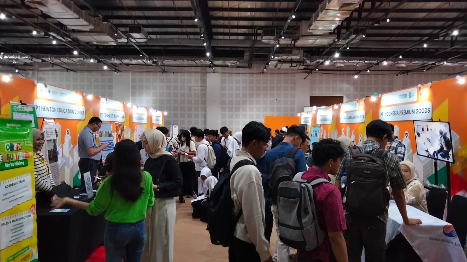 Ratusan pencari kerja mengikuti gelaran Jakarta Jobfest 2025, Jakarta Selatan, Kamis (13/11/2025). JIBI/Muhammad Sulthon S.K