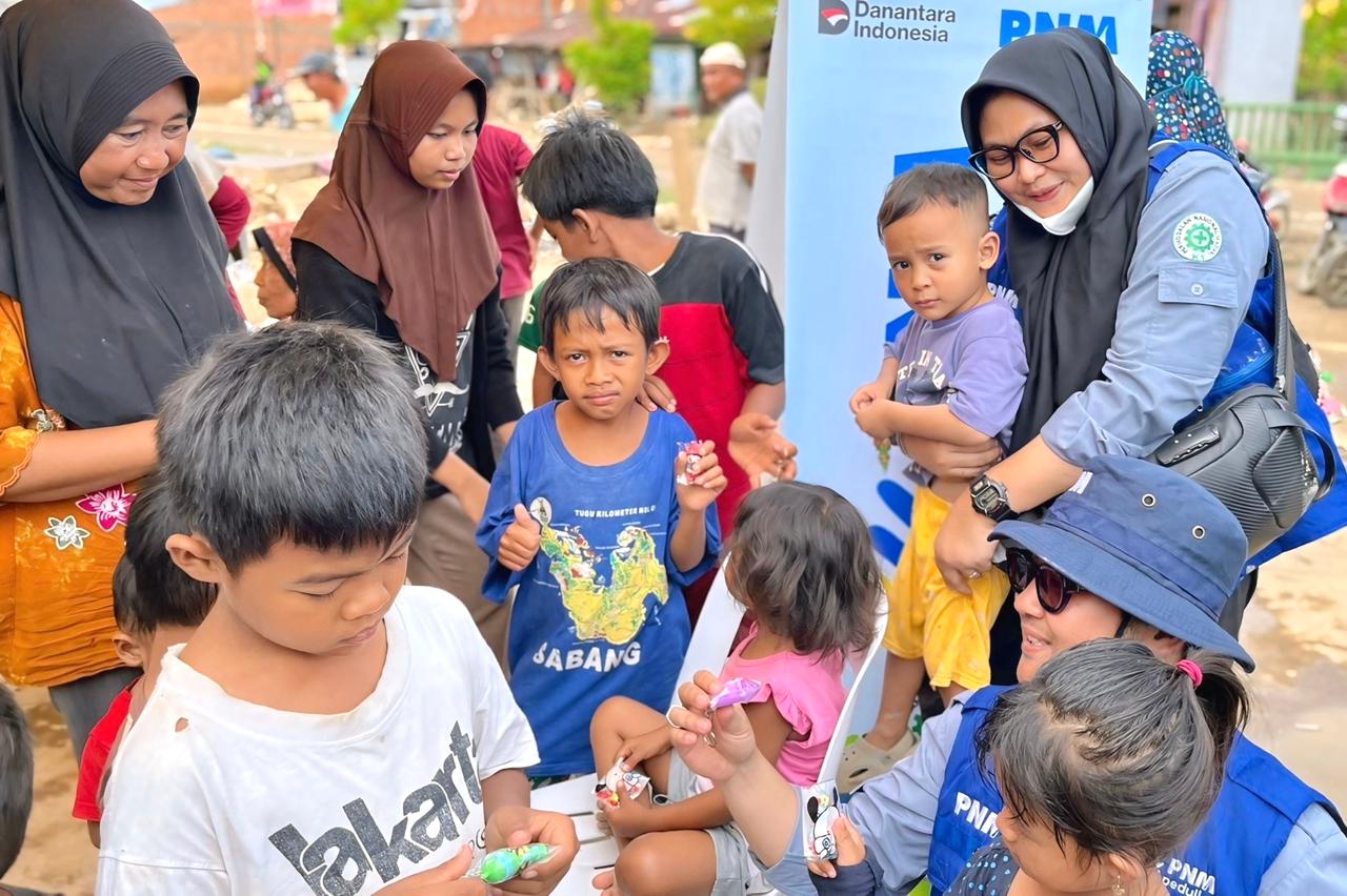 Relawan PNM Kembali Turun Langsung Bantu Korban Bencana