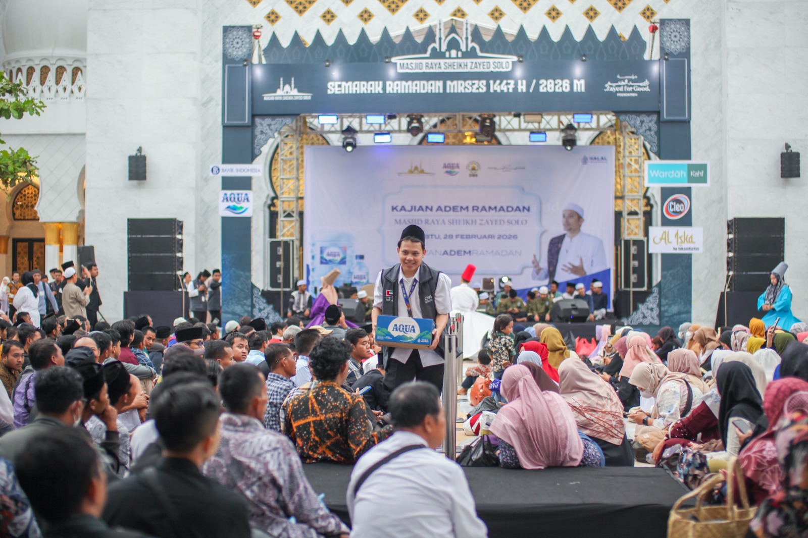 Kajian Adem Ramadan AQUA Digelar di Masjid Sheikh Zayed Solo