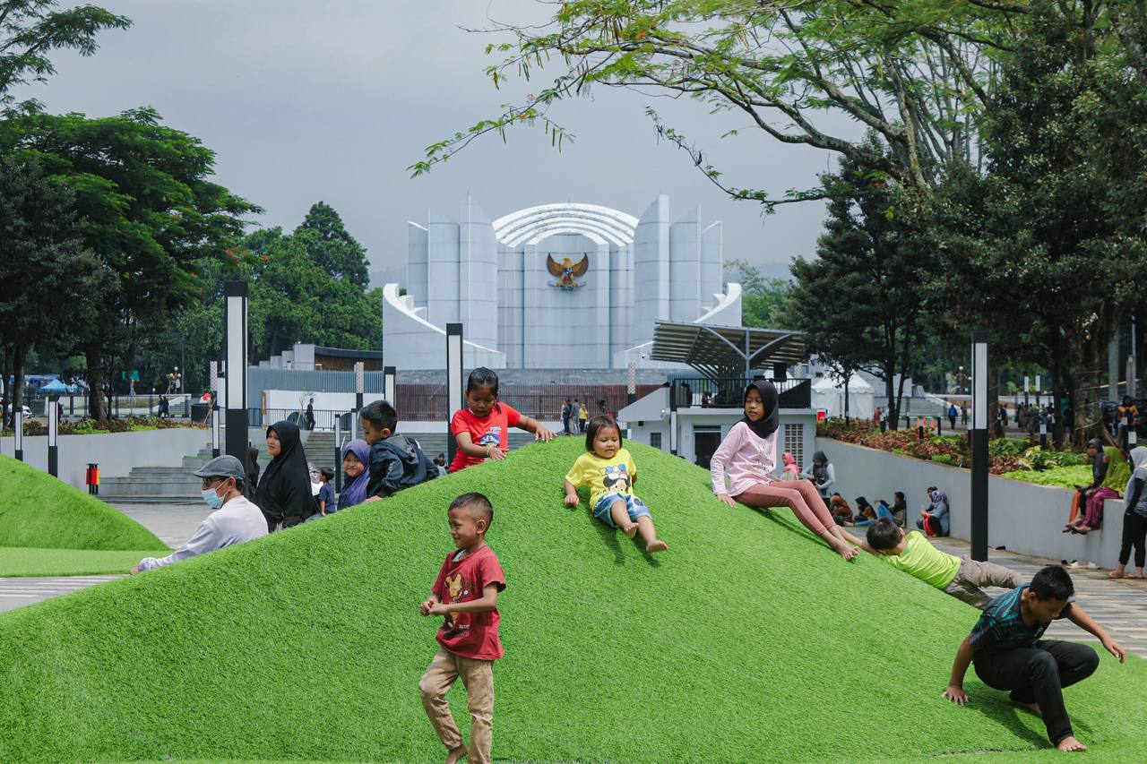 Destinasi Wisata Bandung - Playground Monumen Perjuangan