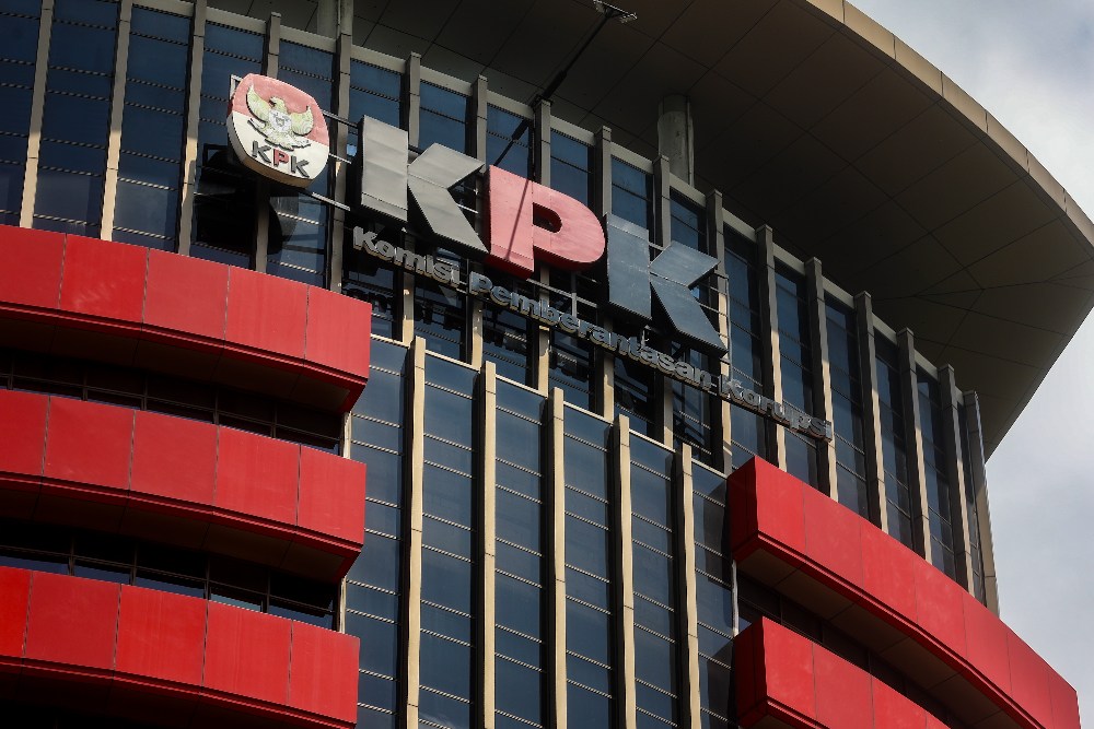 Logo Komisi Pemberantasan Korupsi (KPK) di gedung KPK, Jakarta, Selasa (3/2/2026)./Bisnis-Abdurachman