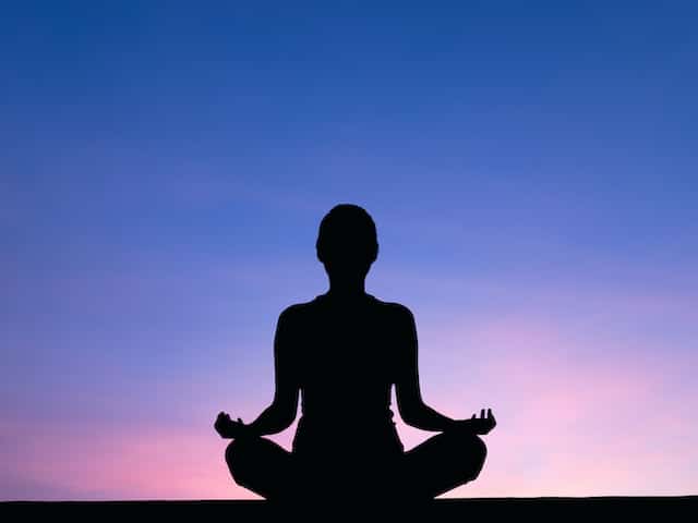 meditasi meningkatkan kepercayaan diri