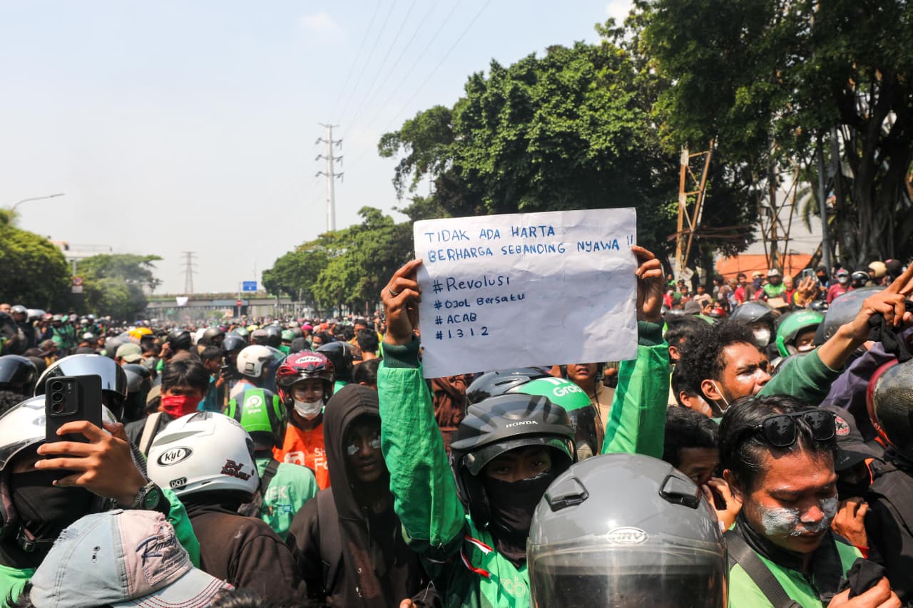 Ini Foto Kerusuhan di Mako Brimob, Pendemo Marah Ditembaki Gas Air Mata