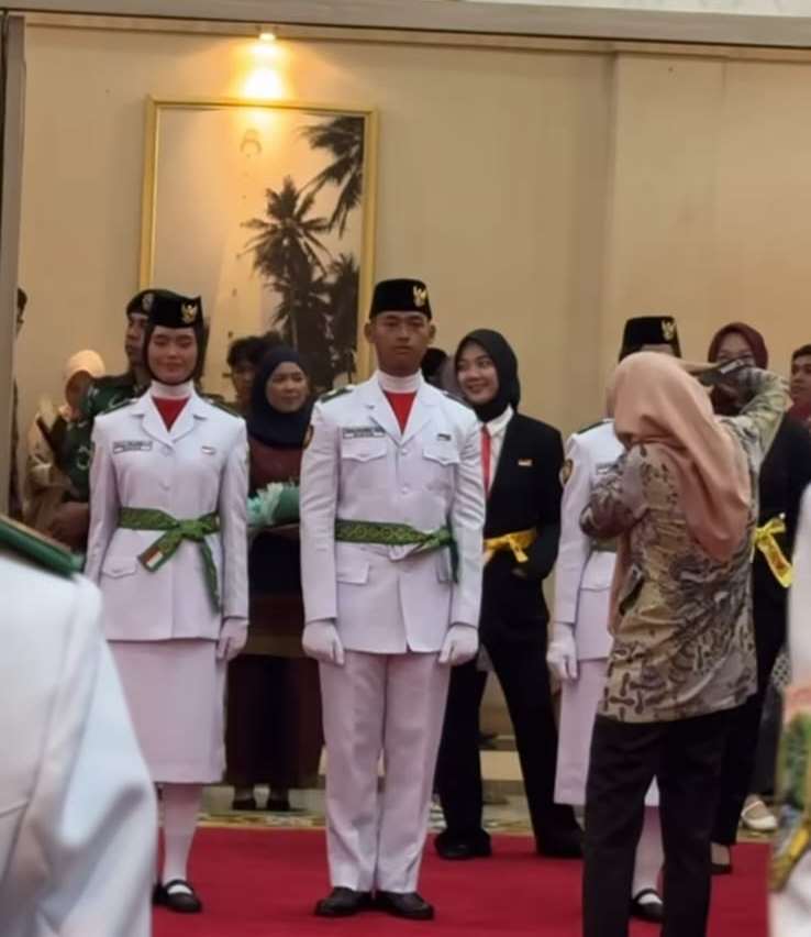 Potret Putra Sulung Denny Cagur Jadi Paskibraka Banten