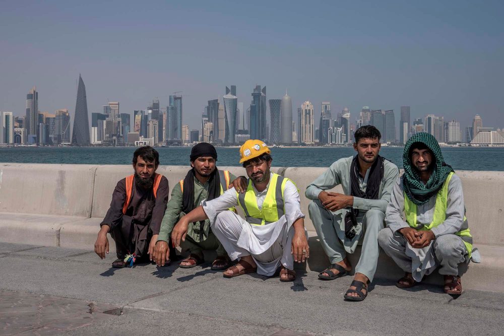 pekerja migran yang membangun stadion piala dunia